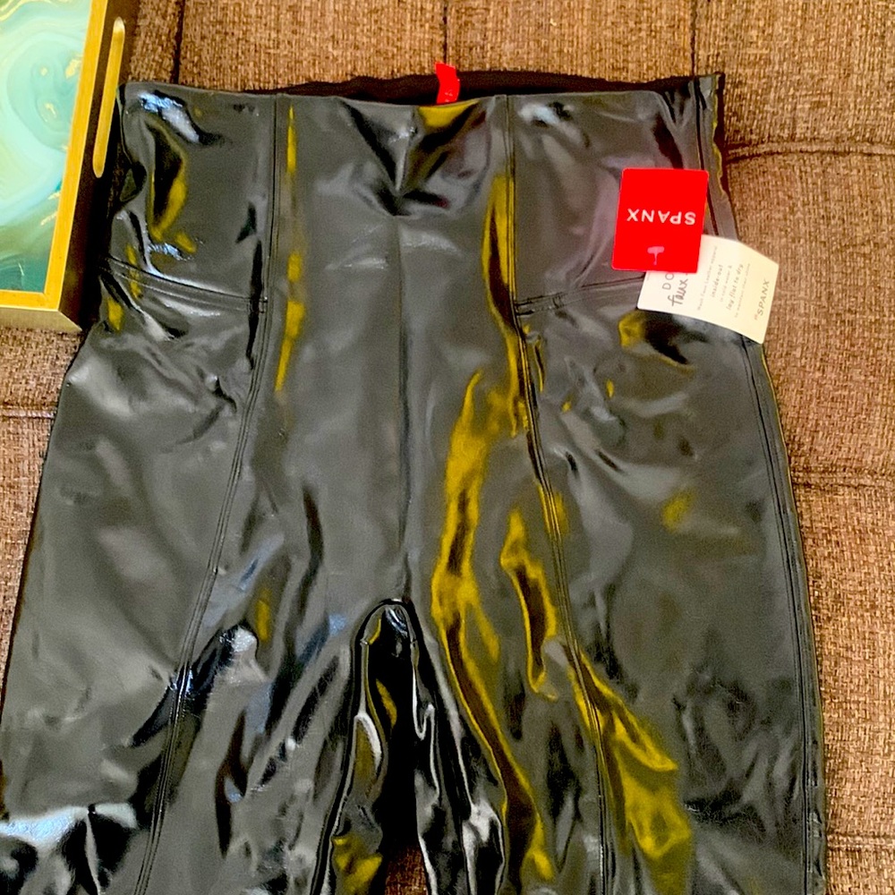 SPANX latex leggings, New with Tags (NWT.) Black.